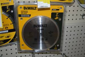 lot 565 image: (2) DeWalt 7 Continuous Rim Tile, Granite, Slate Saw Blade