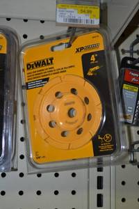 lot 546 image: DeWalt 4 Single Row Diamond Cup Wheel