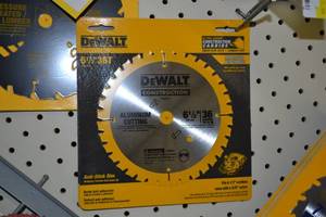lot 584 image: (2) DeWalt Aluminum Cutting 6-12 Saw Blades 36T