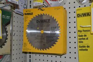 lot 587 image: (11) DeWalt 7-14 Combination Wood Cutting Saw Blades