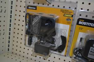 lot 645 image: Bostitch ACDC 3.6V Charger for finish Nailer