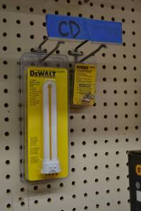 lot 652 image: DeWalt Replacement Bulbs