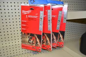 lot 660 image: Lot of (4) Milwaukee Compact Portable Band Saw Blades
