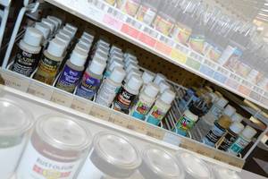 lot 830 image: Shelf and Contents of Craft Paint, Glazing and Chalkboard Paint