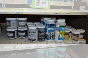 lot 833 image: (26) Bottles DecoArt Color Stain, Crackle Paint and More