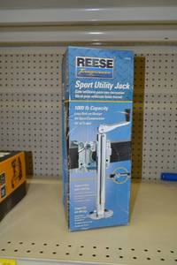 lot 693 image: Reese 1000 LB Capacity Trailer Jack