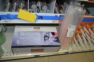 lot 781 image: Simpson Strong-Tie 22oz Epoxy Dispensing Tool  Assorted Mixing Nozzles