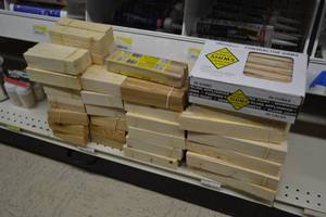 lot 762 image: Large Lot of Assorted Sizes of Wood Shims