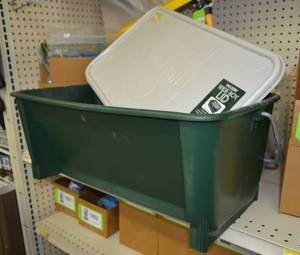 lot 1863 image: Wooster 5 Gallon Paint Bucket with Cover