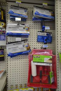 lot 1878 image: Staining Supplies - Pad Painters, Edgers, Pad Refills, Shur-Line Starter Kit