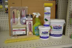 lot 1885 image: Zinsser Wallpaper Adhesives, Application Tools