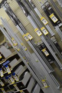 lot 886 image: (2) Adjustable Closet Rods 96 to 150 and 72 to 120