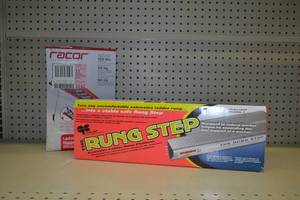 lot 686 image: Racor Ladder Storage Lift and Rung Step
