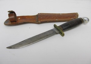 lot 11 image: Vintage WESTERN Fixed Blade Knife wSheath