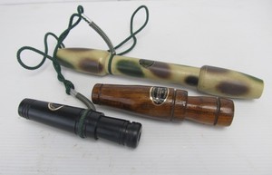 lot 16 image: 3 Duck & Goose Calls