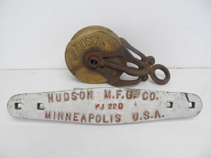lot 18 image: Antique HUDSON Wood Pulley & Cast Iron Industrial Nameplate
