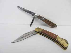 lot 80 image: Pair of WINCHESTER Folding Pocket Knives 