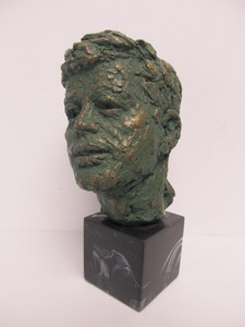 lot 87 image: signed Vintage JFK Head Bust Sculpture
