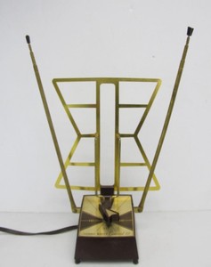 lot 40 image: Mid Century Atomic Channel-Master TV Antenna 