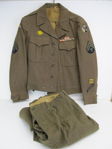 lot 44 image: Vintage WW2 Military Uniform Jacket wPants
