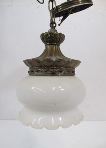 lot 155 image: Vintage Brass & White Ruffled Glass Hanging Pendant Lamp