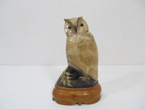 lot 164 image: Vintage Hand Carved Genuine Buffalo Horn Owl Sculpture #1