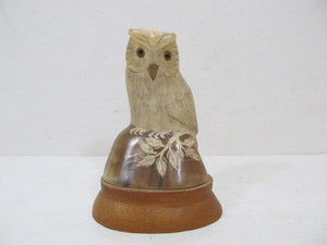 lot 165 image: Vintage Hand Carved Genuine Buffalo Horn Owl Sculpture #2
