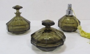 lot 166 image: Vintage Deco 1930s Leaded Crystal Perfume Bottles & Vanity Jar Set