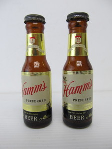 lot 210 image: Excellent Pair of Vintage HAMMS Beer Advertising Salt Pepper Shakers