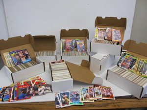 lot 101 image: HUGE Lot of 2500 KIRBY PUCKETT Baseball Cards