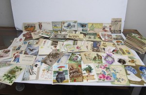 lot 216 image: Collection of Approx 450 Antique 1910s Era Postcards