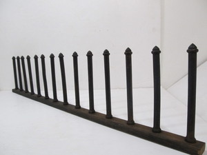 lot 242 image: Primitive Antique Wooden 14-Peg Candle Drying Rack