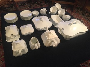 lot 139 image: Set of Antique French Delinieres Company Limoges China - White