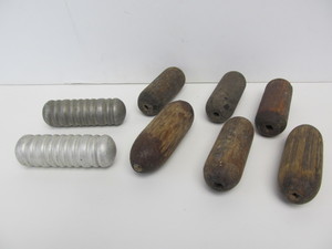 lot 134 image: Vintage Wood & Aluminum Fishing Floats