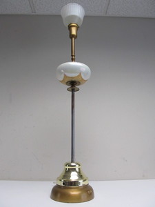 lot 254 image: Working Vintage Brass & Glass Floor or Table Lamp