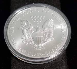 2015 AMERICAN SILVER EAGLE 1 TROY OZ. .999 FINE SILVER IN AIRTITE