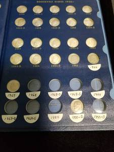 SET OF ROOSEVELT DIMES AS PICTURED (MOSTLY SILVER)