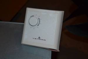 Lot of 18 Venmar 24V Wall Control Humidistats