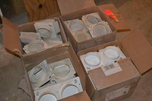 4 Cases - White Under Eave Vents 4 w Weather Dampers