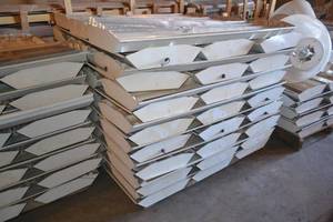 Pallet of 48 4-Bulb Light Fixtures (No Bulbs)