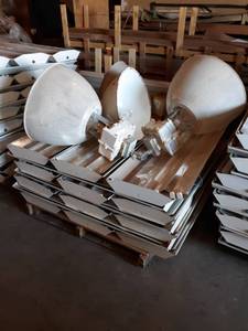 Pallet of 24 4-Bulb Light Fixtures (No Bulbs)  5 Halide Lights