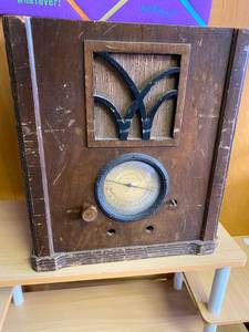 Vintage Radio with tubes