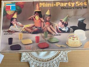 1980 Mini Party Tuperware Set