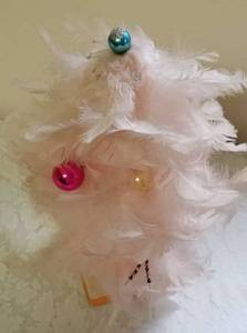 lot 121 image: Vintage Pink Musical Feathered Christmas Tree