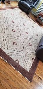 lot 22 image: Large Medallion Area Rug