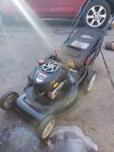 lot 62 image: Craftsman Lawn Mower