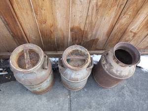 lot 123 image: Old Farm Milk Cans, Lot of 3