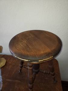 lot 39 image: Vintage Clawfoot Piano Stool