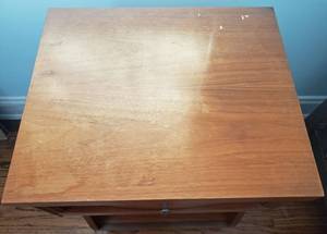 lot 32 image: Mid-Century Modern Twin Bedroom Suite