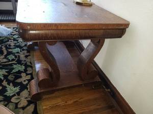 lot 38 image: Vintage Tiger Oak Library Desk
